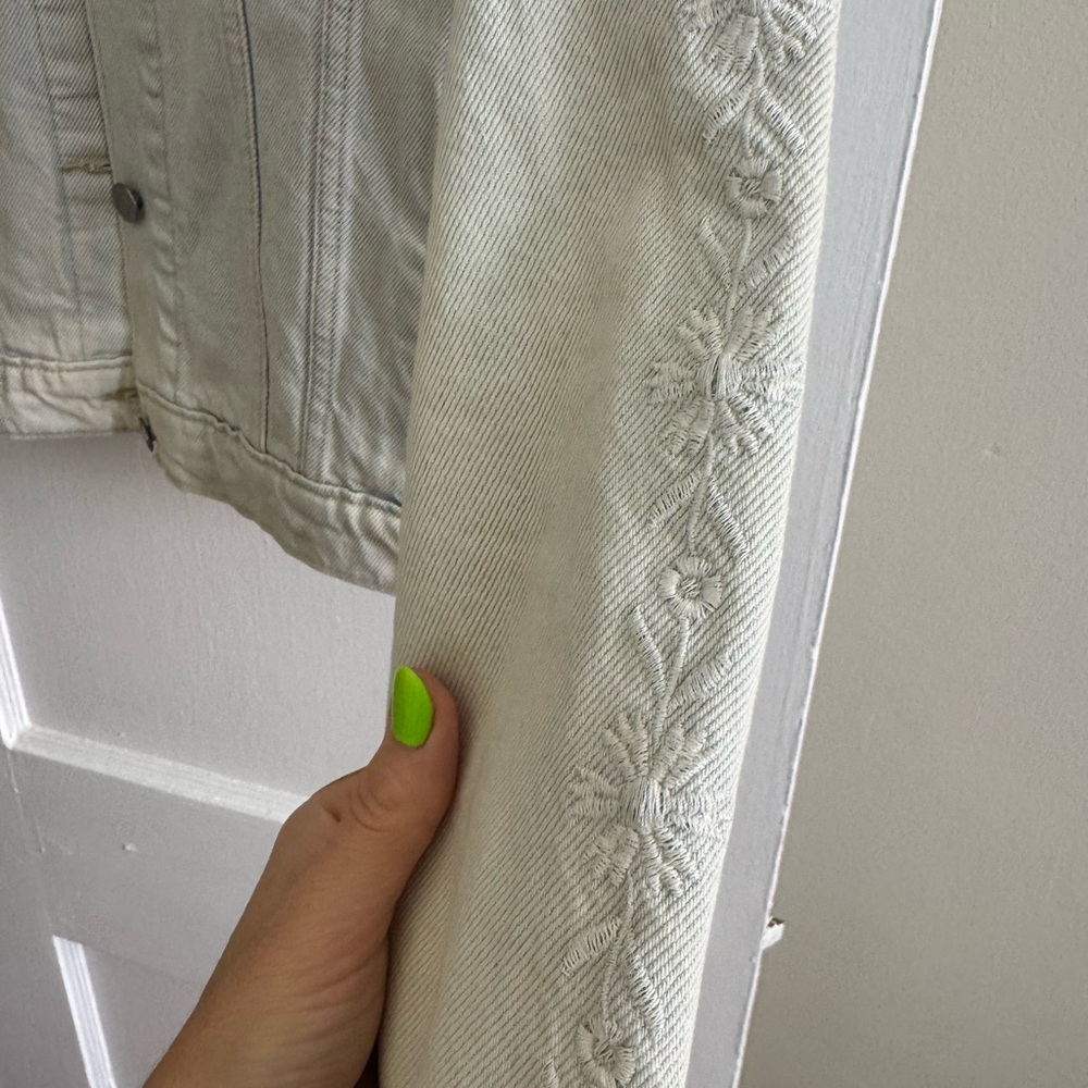 Light Denim Jacket - image 4